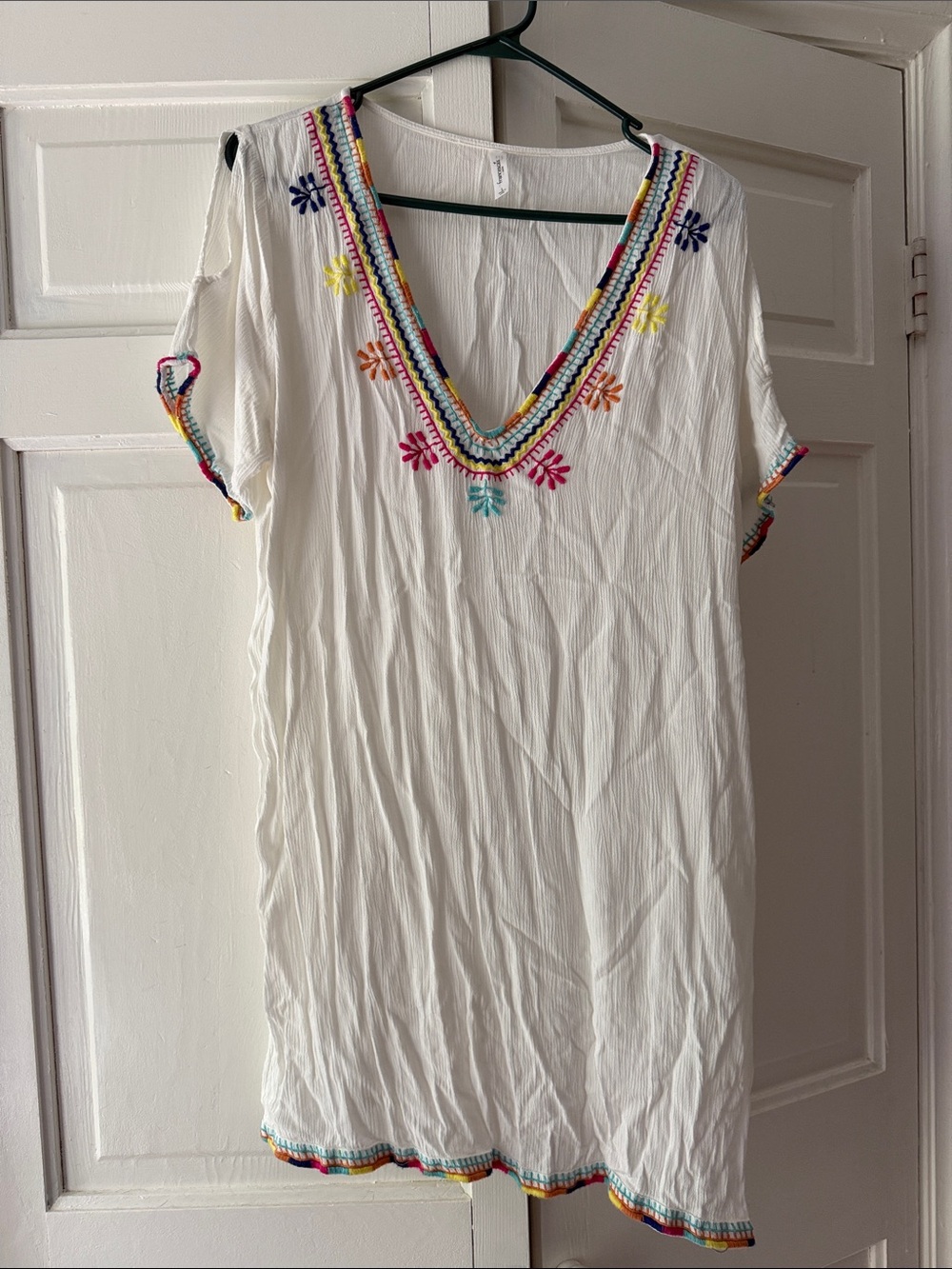 Francesca's Collections White Embroidered V-Neck Swim Coverup
